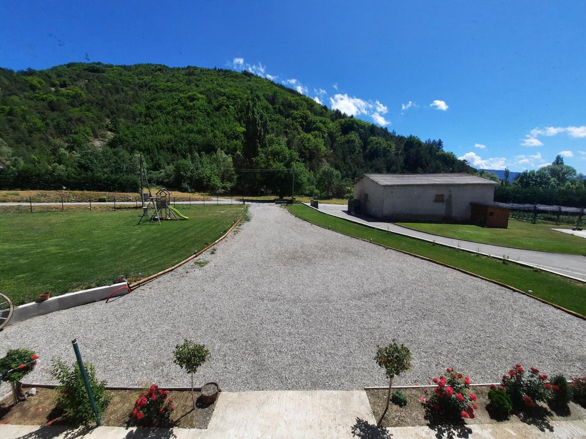 Saint-Auban-d'OzeLe Petit Begou住宿加早餐旅馆 外观 照片